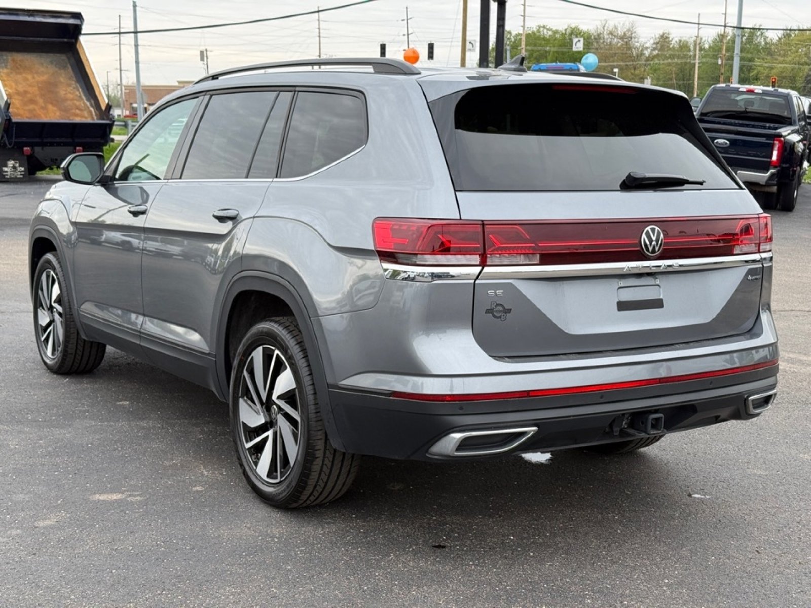 Used 2025 Volkswagen Atlas SE AWD/4WD image 6