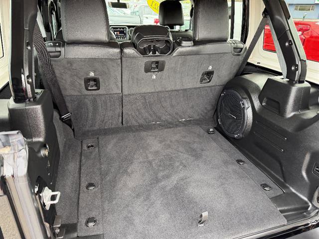 Used 2021 Jeep Wrangler Unlimited Sahara w/ Uconnect 4C Nav & Sound Group AWD/4WD image 25