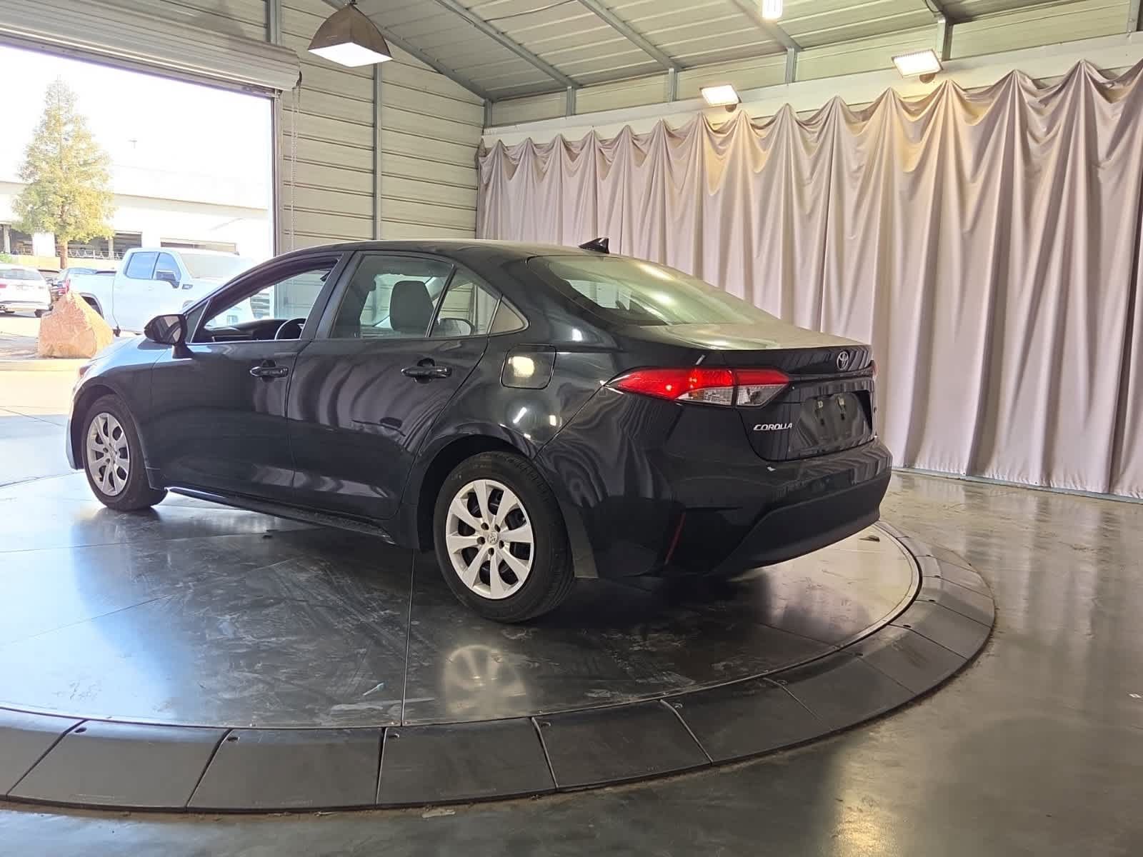 Used 2024 Toyota Corolla LE FWD image 4