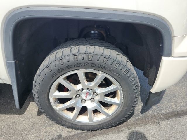 Used 2015 GMC Sierra 1500 Denali w/ Driver Alert Package image 10