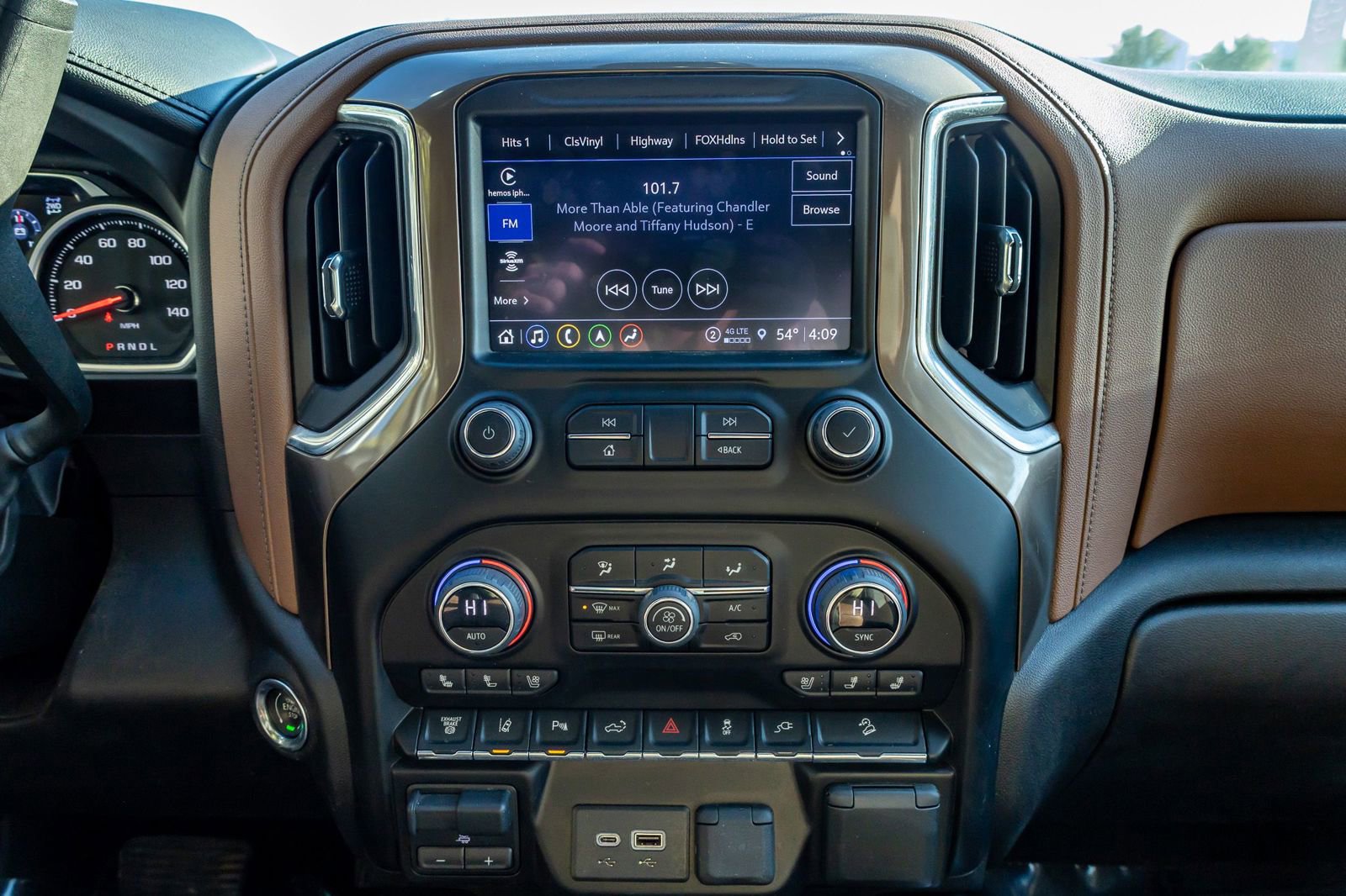 Used 2023 Chevrolet Silverado 3500 High Country w/ Z71 Off-Road Package image 21