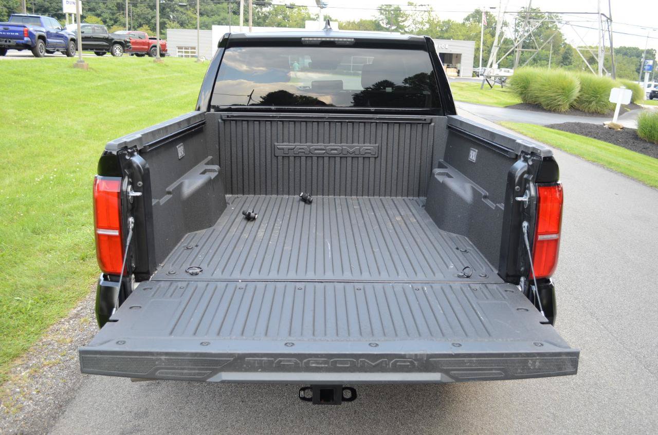 Used 2026 Toyota Tacoma SR5 AWD/4WD image 15