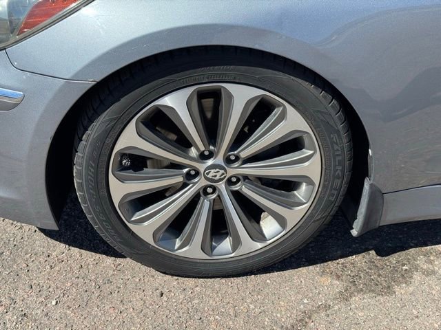 Used 2014 Hyundai Genesis 5.0 R-Spec image 10