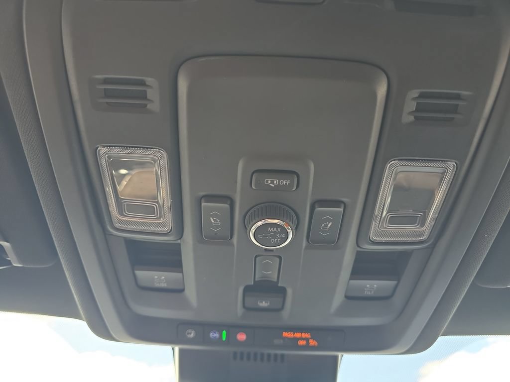 Used 2025 Chevrolet Tahoe High Country AWD/4WD image 42