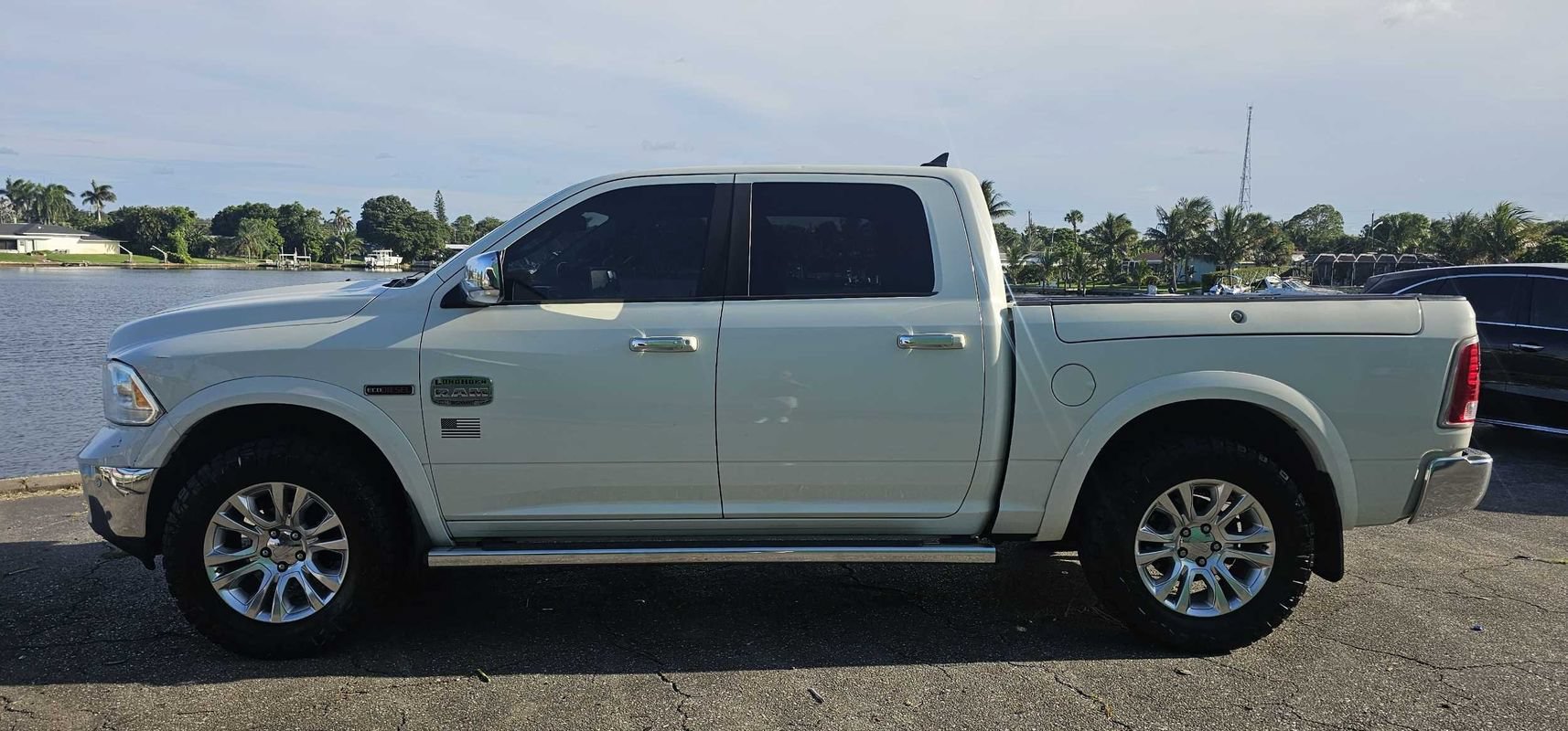 Used 2016 RAM 1500 Laramie Longhorn w/ Convenience Group AWD/4WD image 3
