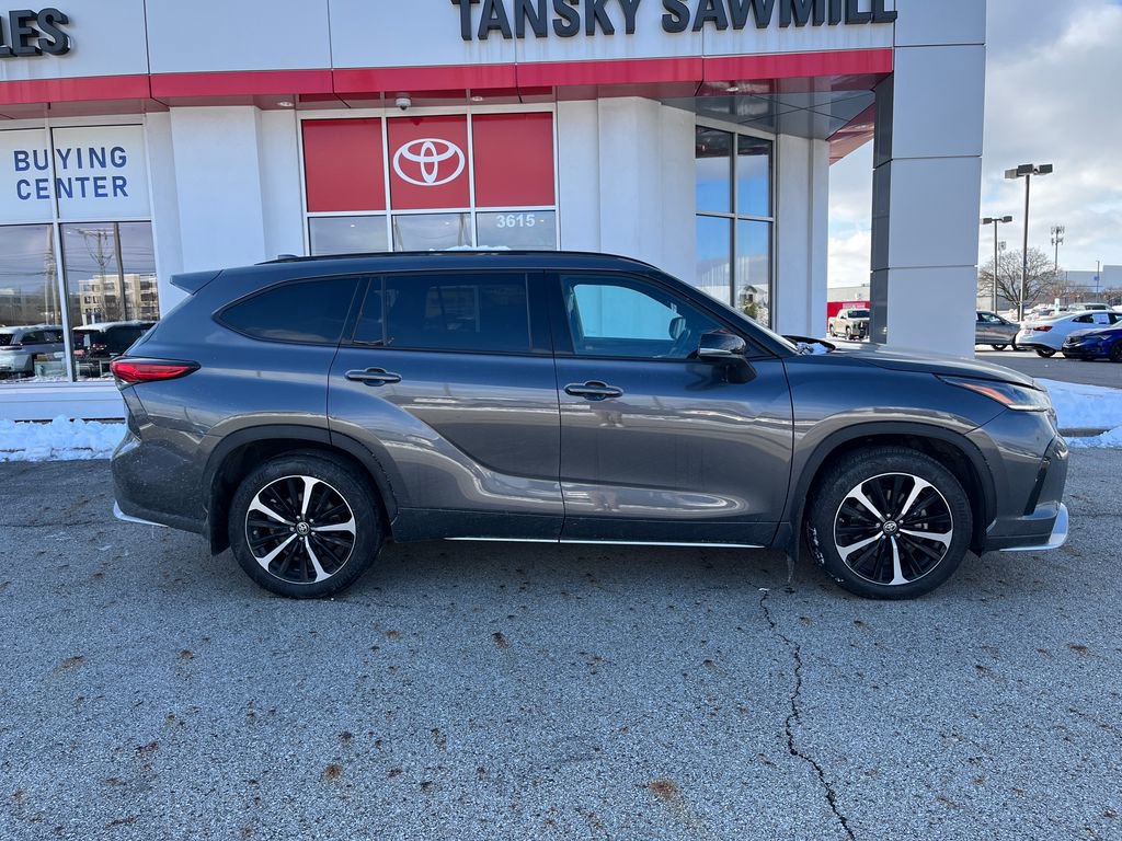 Used 2022 Toyota Highlander XSE image 34
