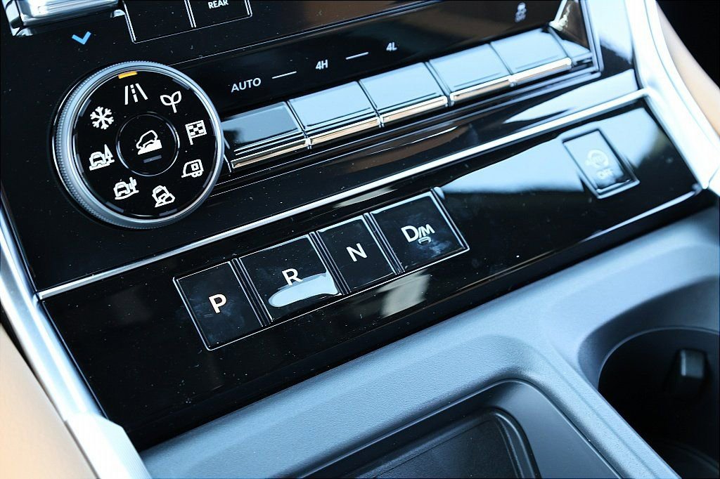 New 2026 Nissan Armada SL w/ Captain's Chari Seat Package image 22