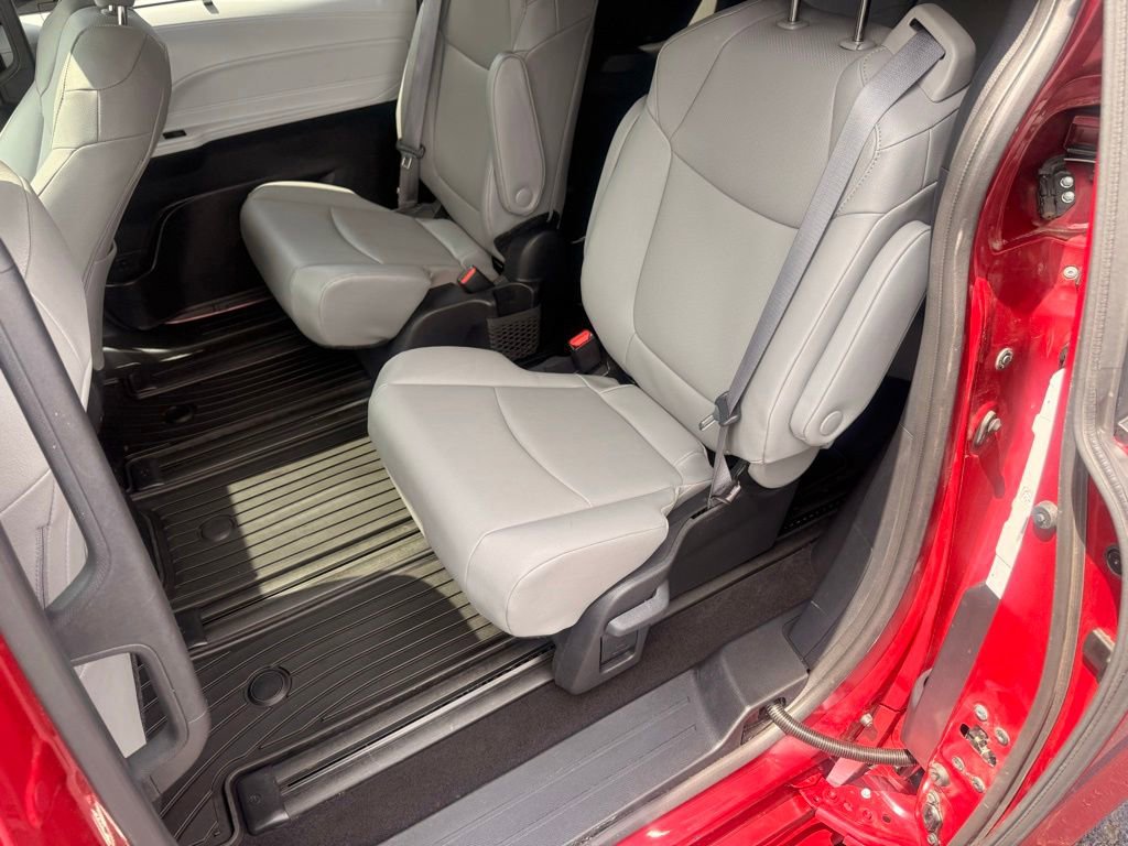 Used 2025 Toyota Sienna XLE w/ XLE Plus Package AWD/4WD image 27