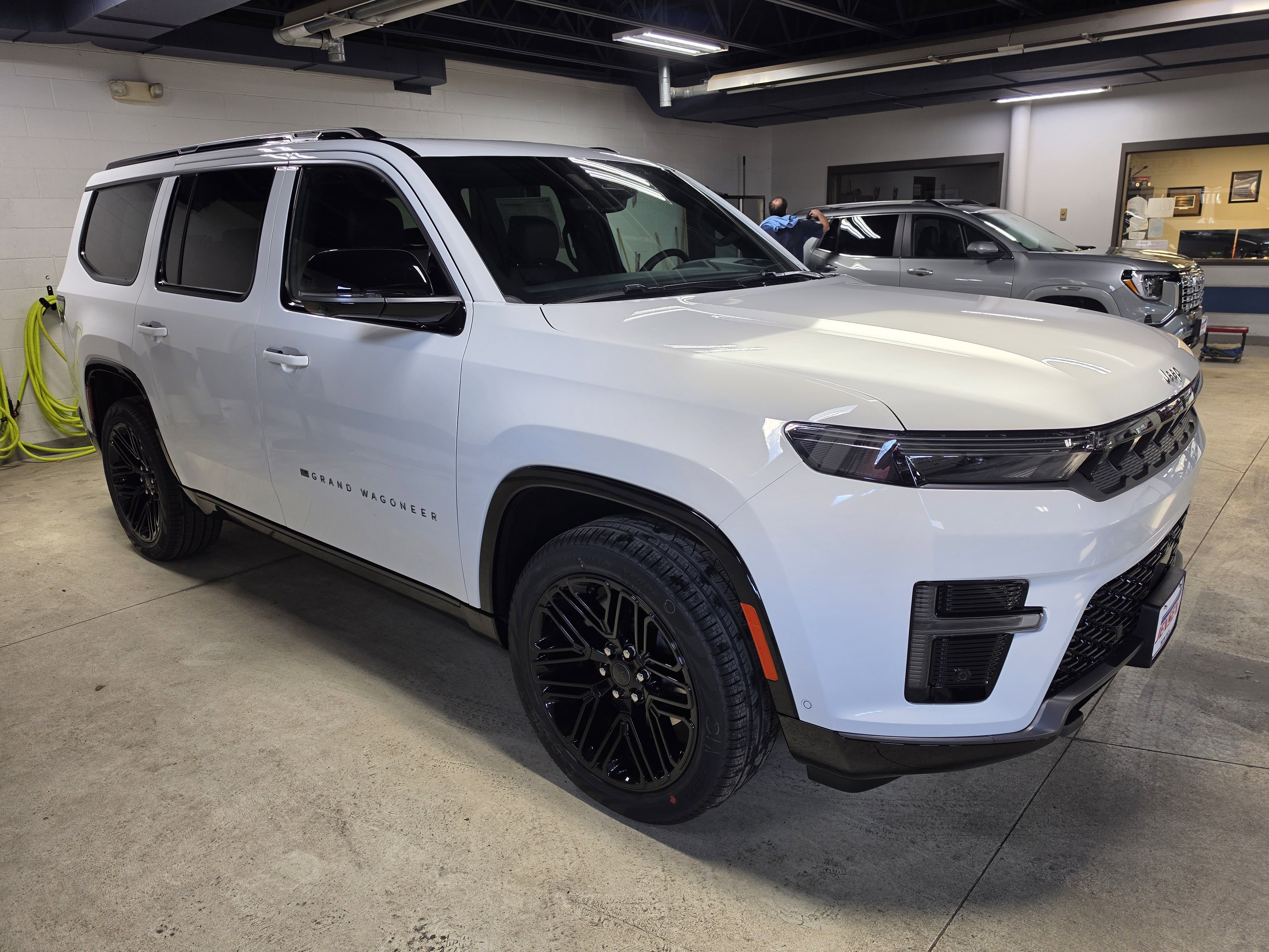 New 2026 Jeep Grand Wagoneer Limited AWD/4WD image 3