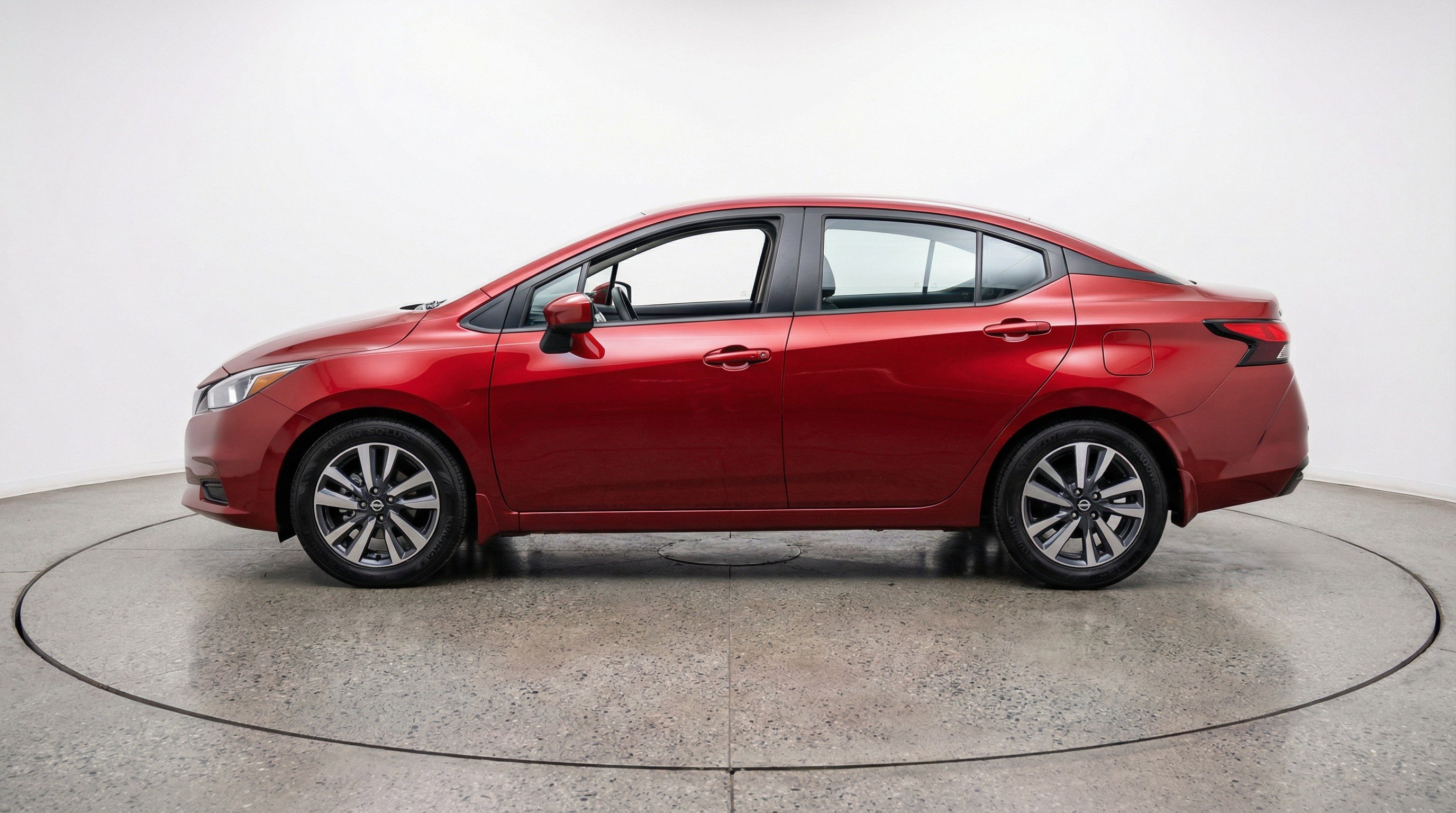 Used 2025 Nissan Versa SV w/ Trunk Package image 5