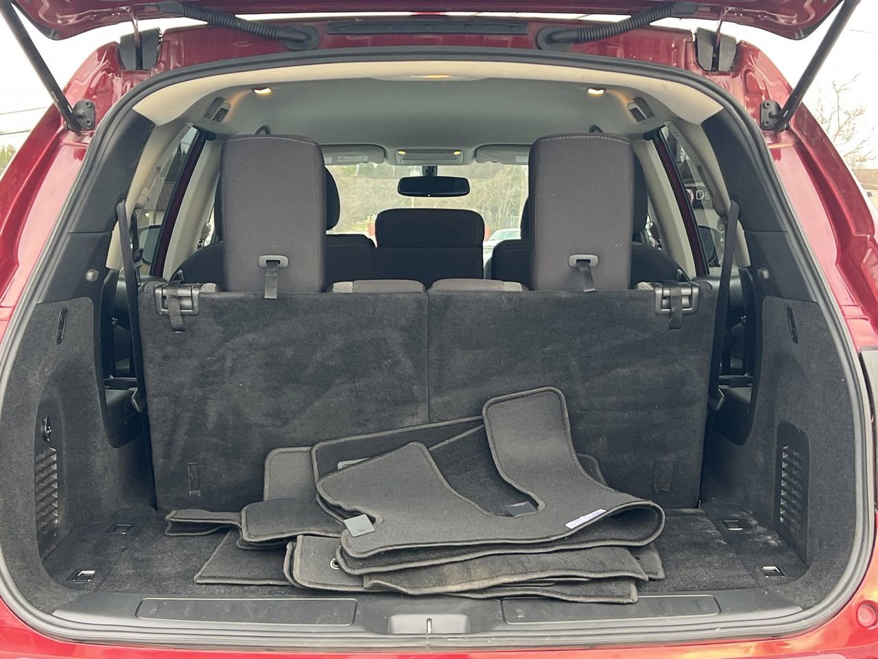 Used 2020 Nissan Pathfinder SV image 27