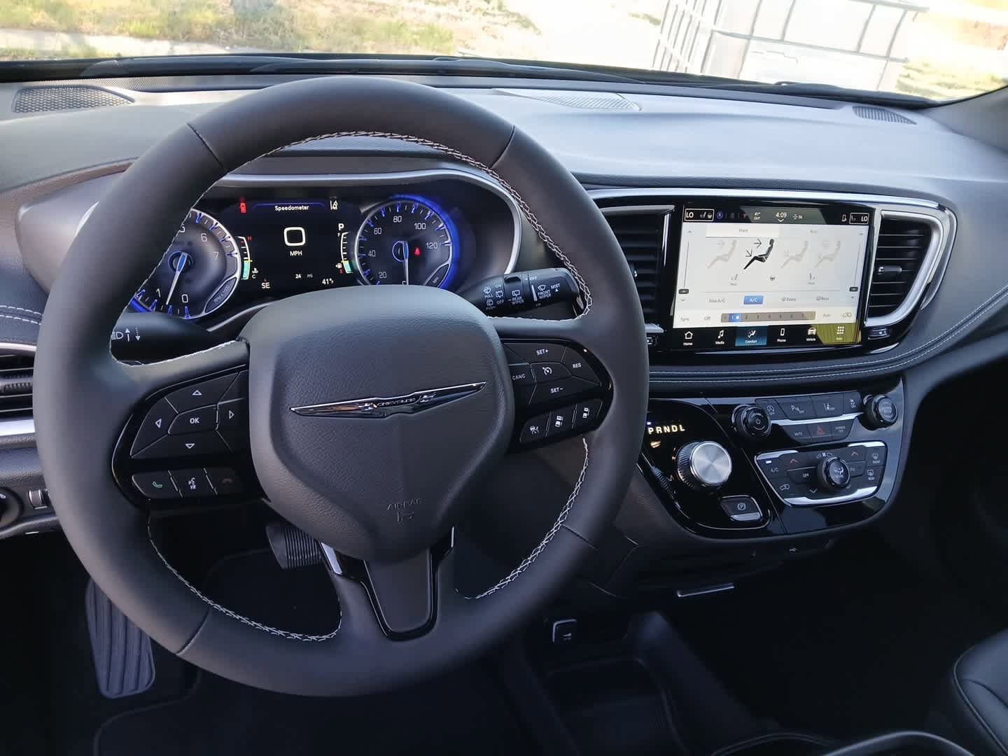 New 2026 Chrysler Pacifica Select w/ S Appearance Package image 25