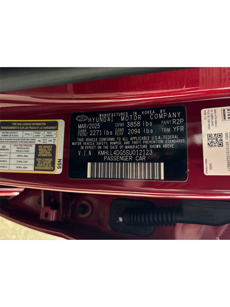 Certified 2025 Hyundai Elantra SE image 16