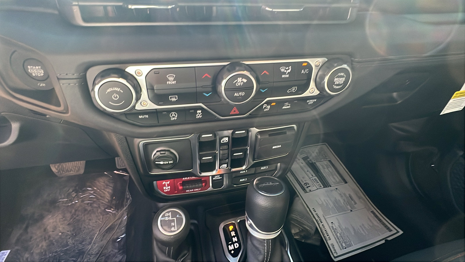 New 2026 Jeep Gladiator Mojave w/ Safety Group AWD/4WD image 27