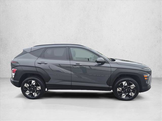Used 2025 Hyundai Kona SEL AWD/4WD image 4
