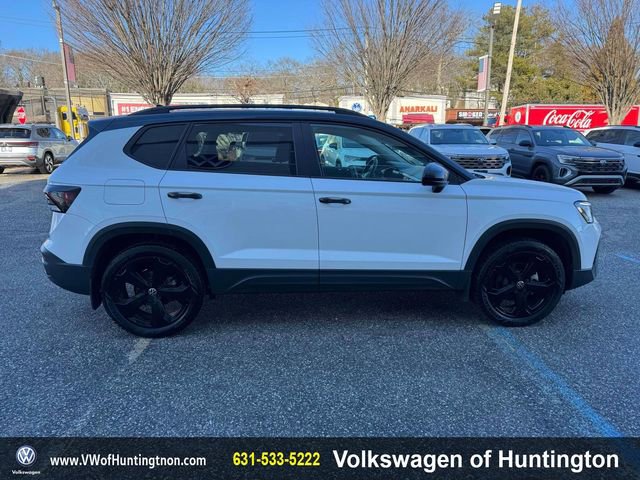 Certified 2025 Volkswagen Taos SE w/ Taos Adventure Package (SXB) image 9