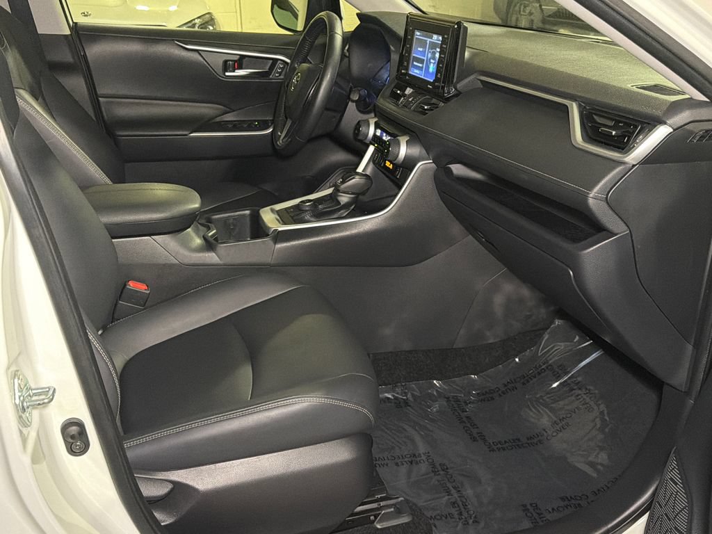Used 2022 Toyota RAV4 XLE Premium AWD/4WD image 11