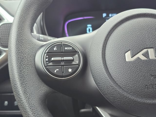 Certified 2025 Kia Soul LX w/ LX Technology Package FWD image 32