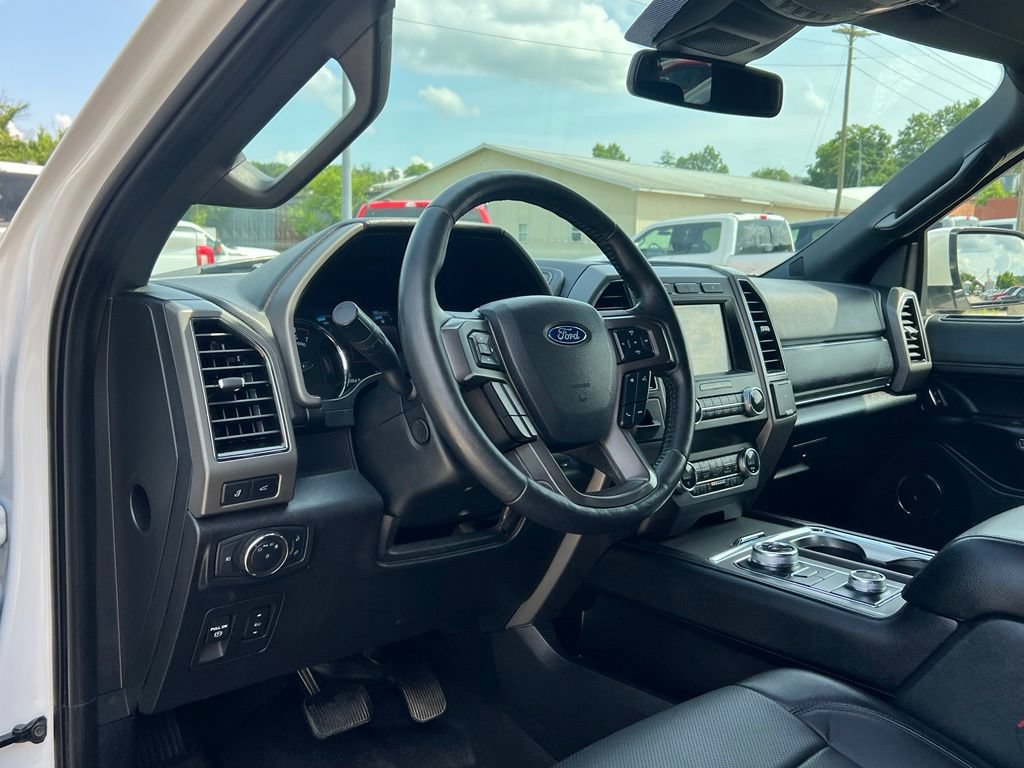 Used 2019 Ford Expedition Max XLT w/ Equipment Group 202A AWD/4WD image 12