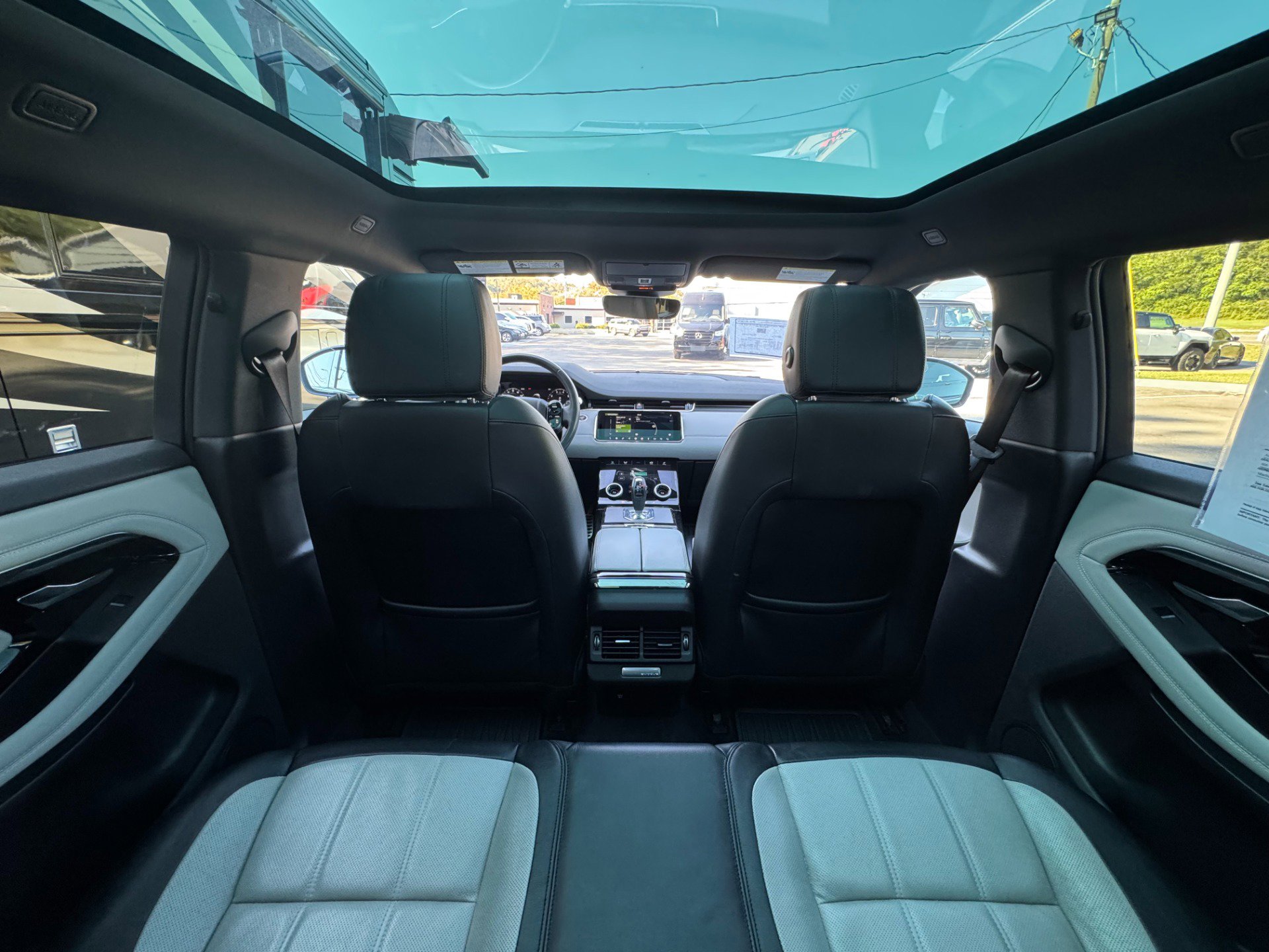 Used 2020 Land Rover Range Rover Evoque R-Dynamic SE image 50