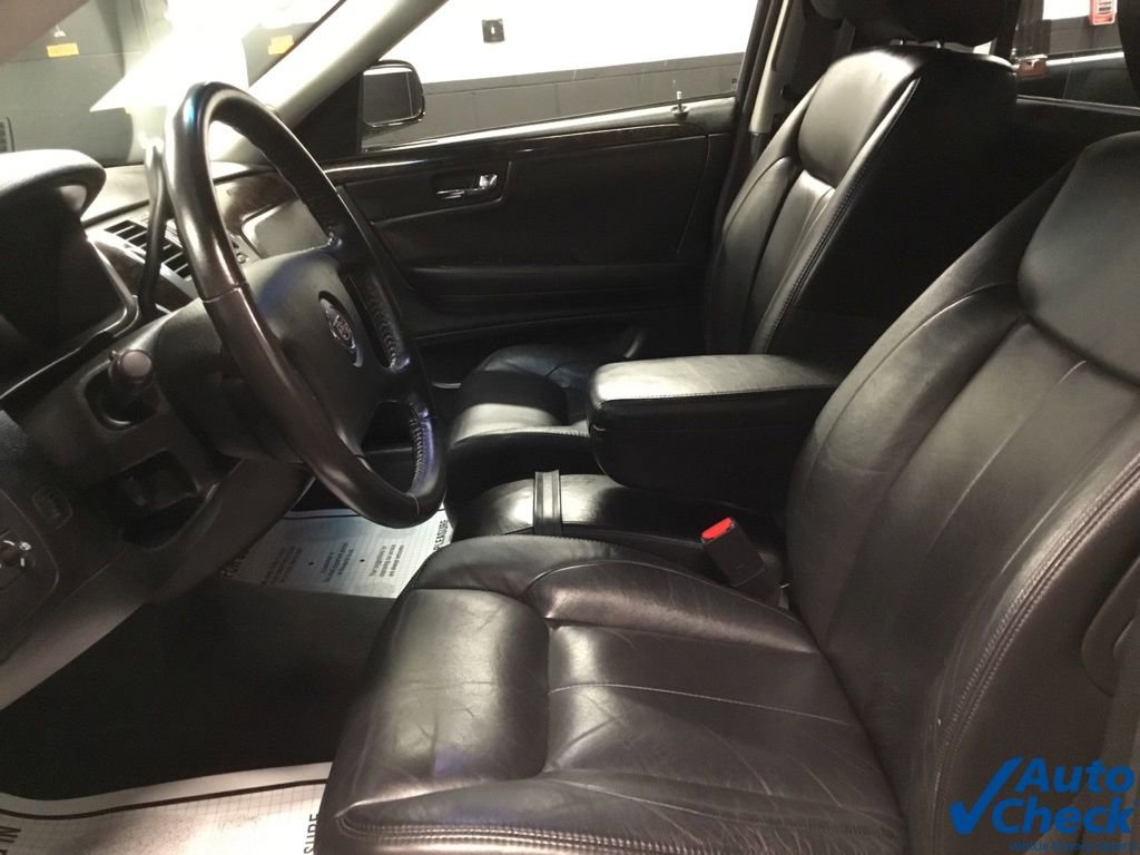 Used 2011 Cadillac DTS Limousine FWD image 26