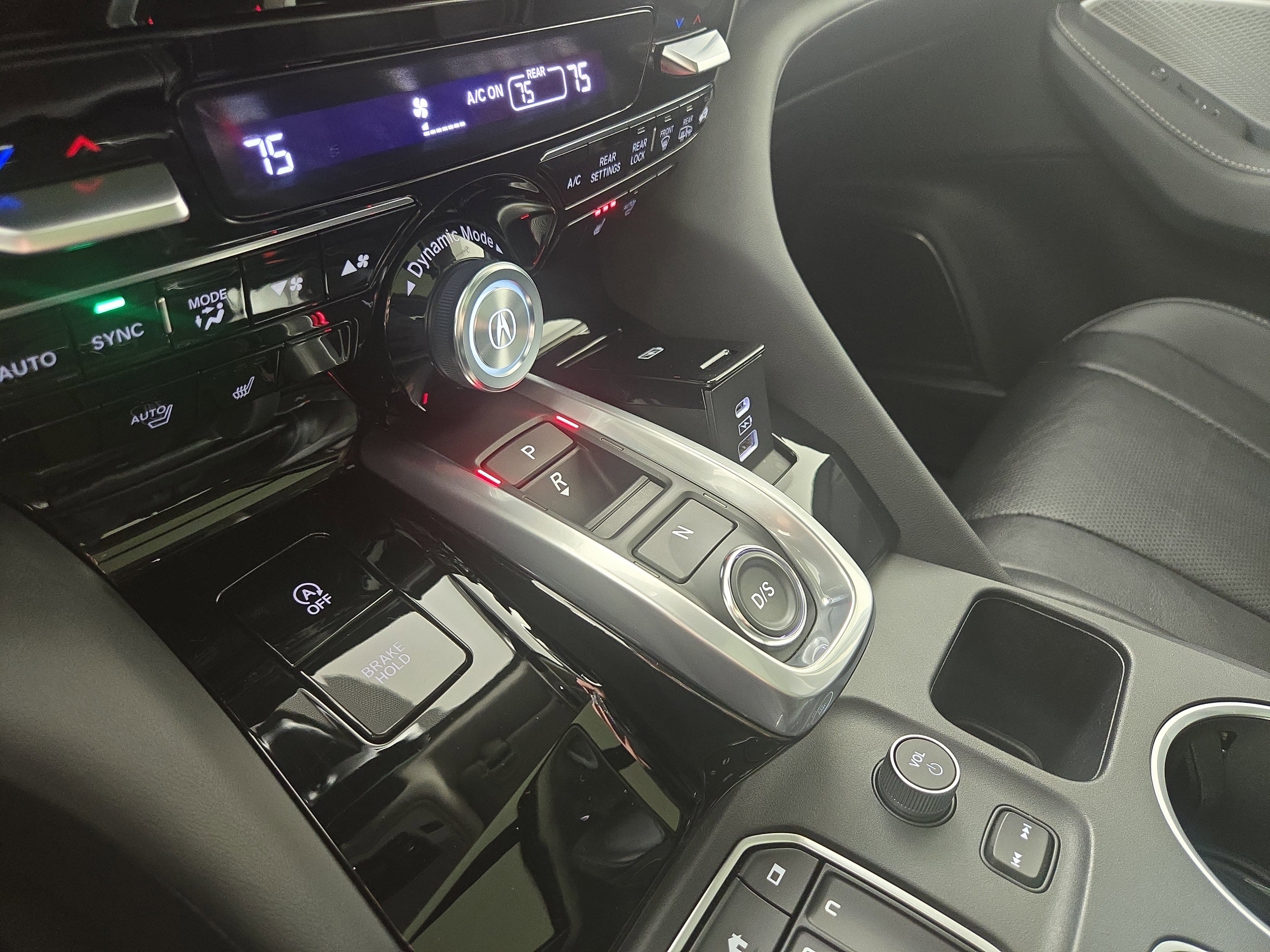 Used 2024 Acura MDX SH-AWD w/ Technology Package image 25