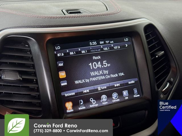 Used 2018 Jeep Cherokee Trailhawk AWD/4WD image 17
