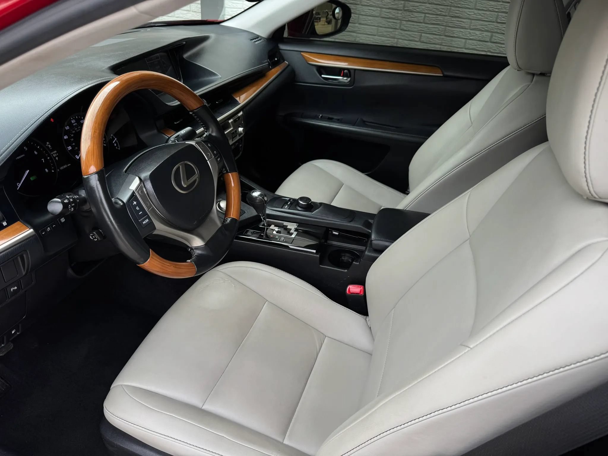 Used 2013 Lexus ES 300h w/ Premium Pkg FWD image 13
