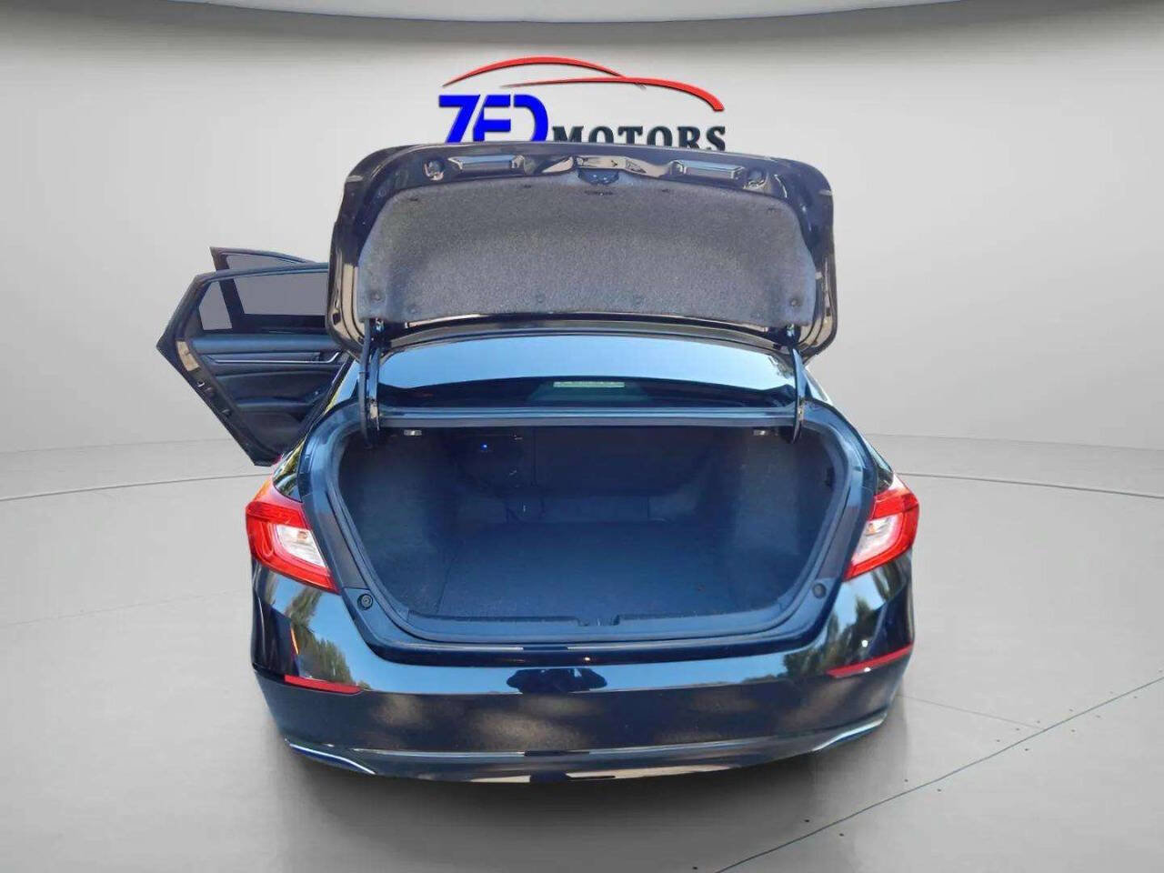 Used 2018 Honda Accord Sport image 38