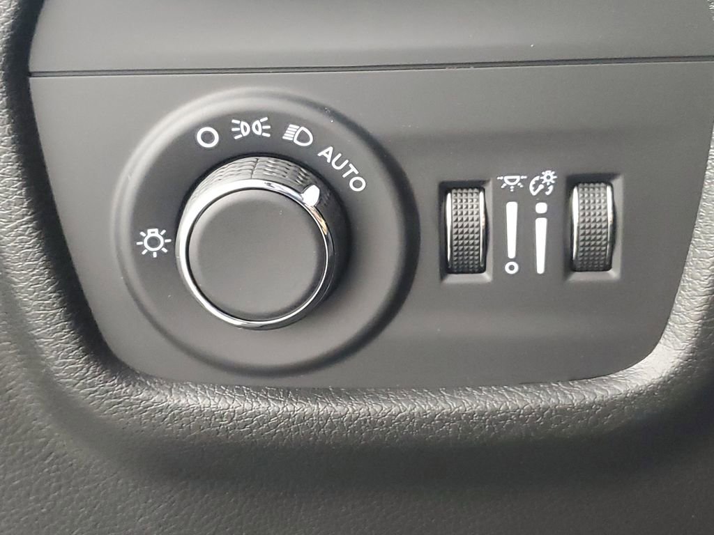 Used 2025 Jeep Grand Cherokee Laredo X image 27