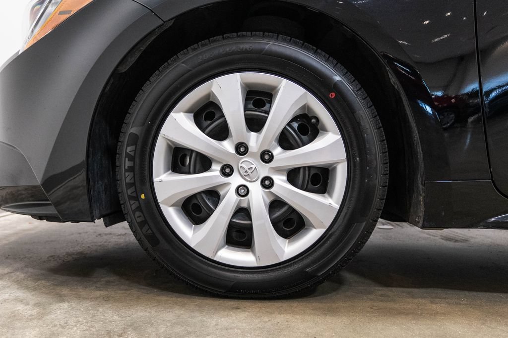 Used 2024 Toyota Corolla LE FWD image 11