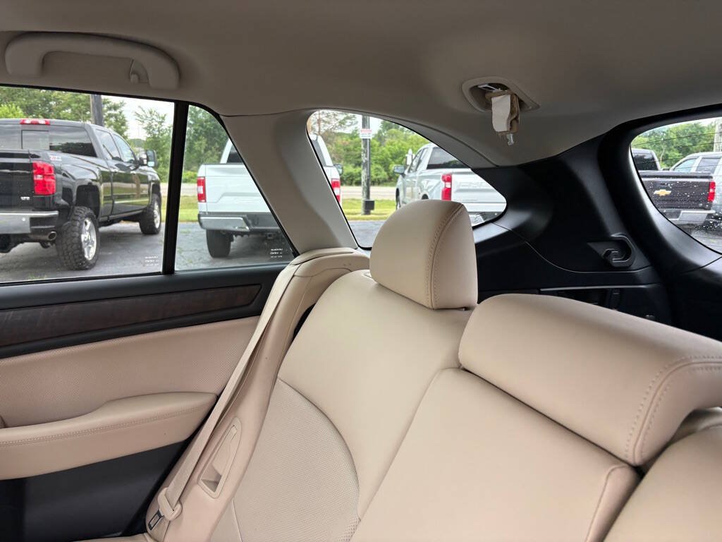 Used 2017 Subaru Outback 2.5i Limited AWD/4WD image 13