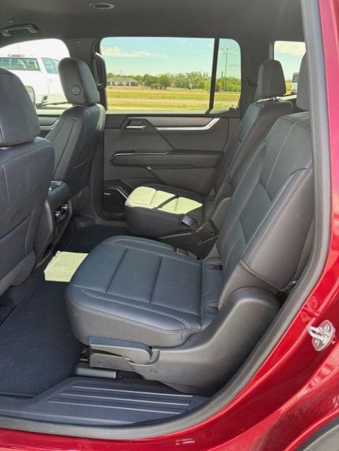 Used 2024 GMC Acadia Elevation FWD image 16