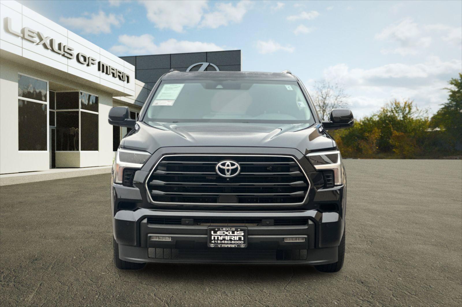 Used 2023 Toyota Sequoia SR5 w/ SR5 Premium Package AWD/4WD image 5