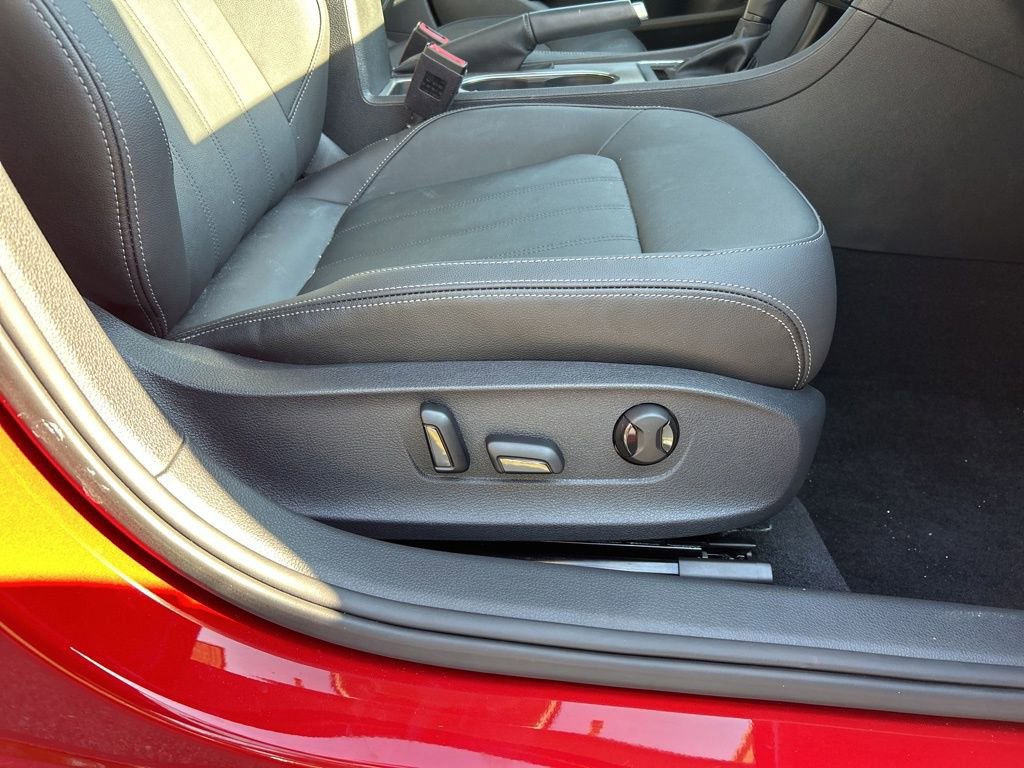 Used 2022 Volkswagen Passat 2.0T image 42