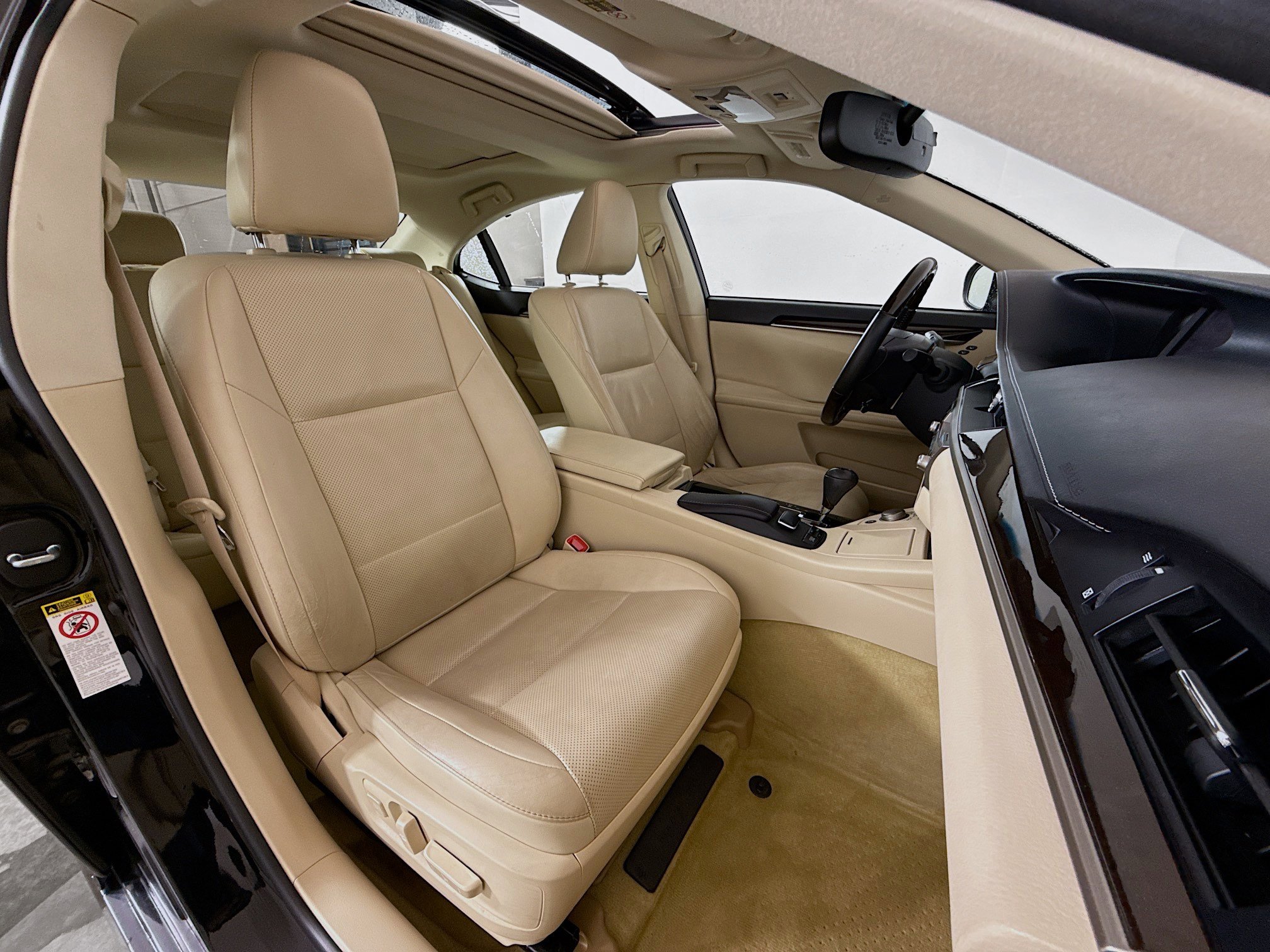 Used 2014 Lexus ES 350 w/ Ultra Luxury Package image 26