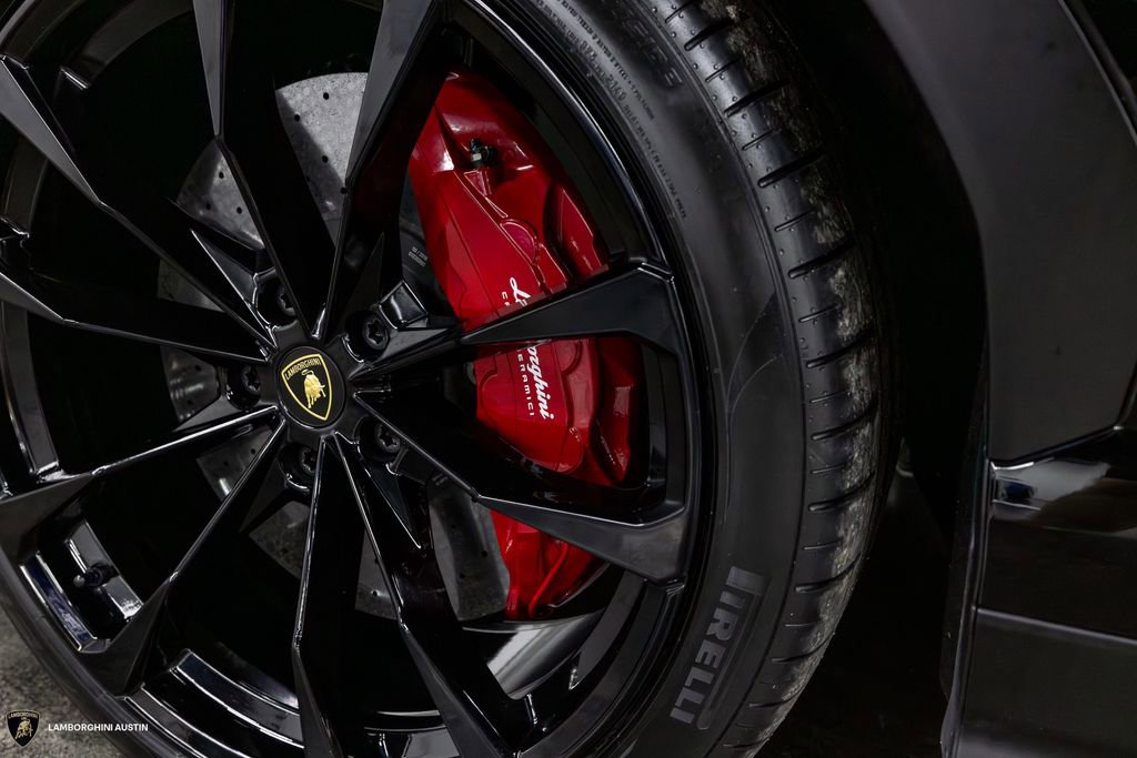 Used 2019 Lamborghini Urus AWD/4WD image 7