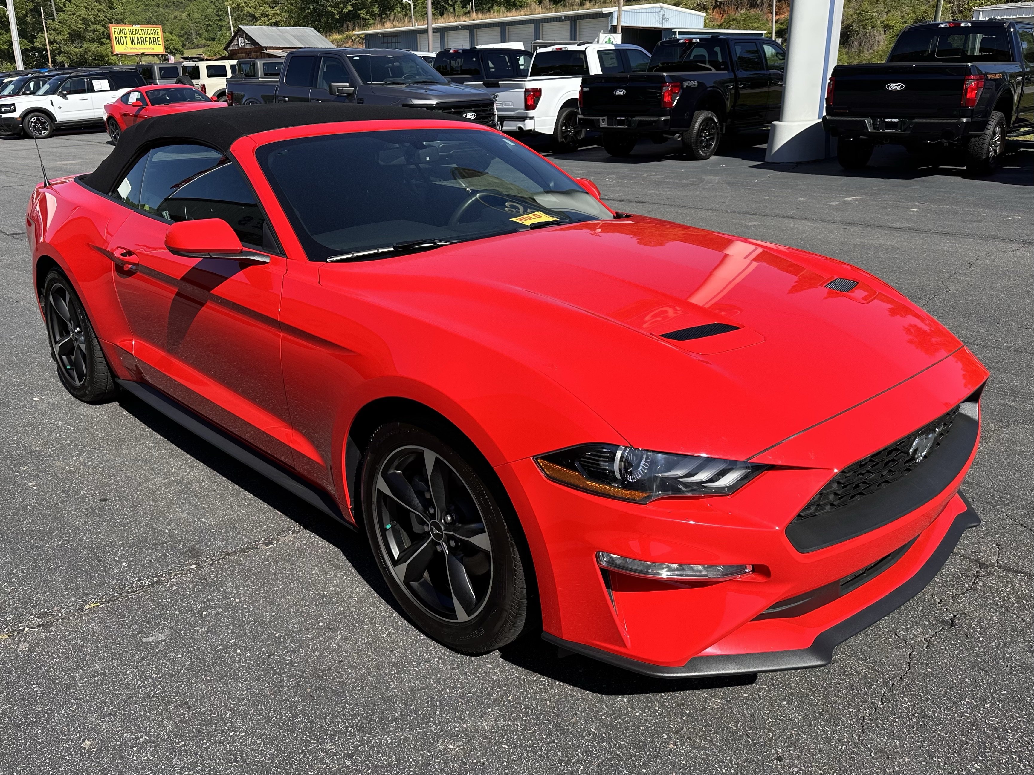 Used 2018 Ford Mustang Convertible RWD image 4