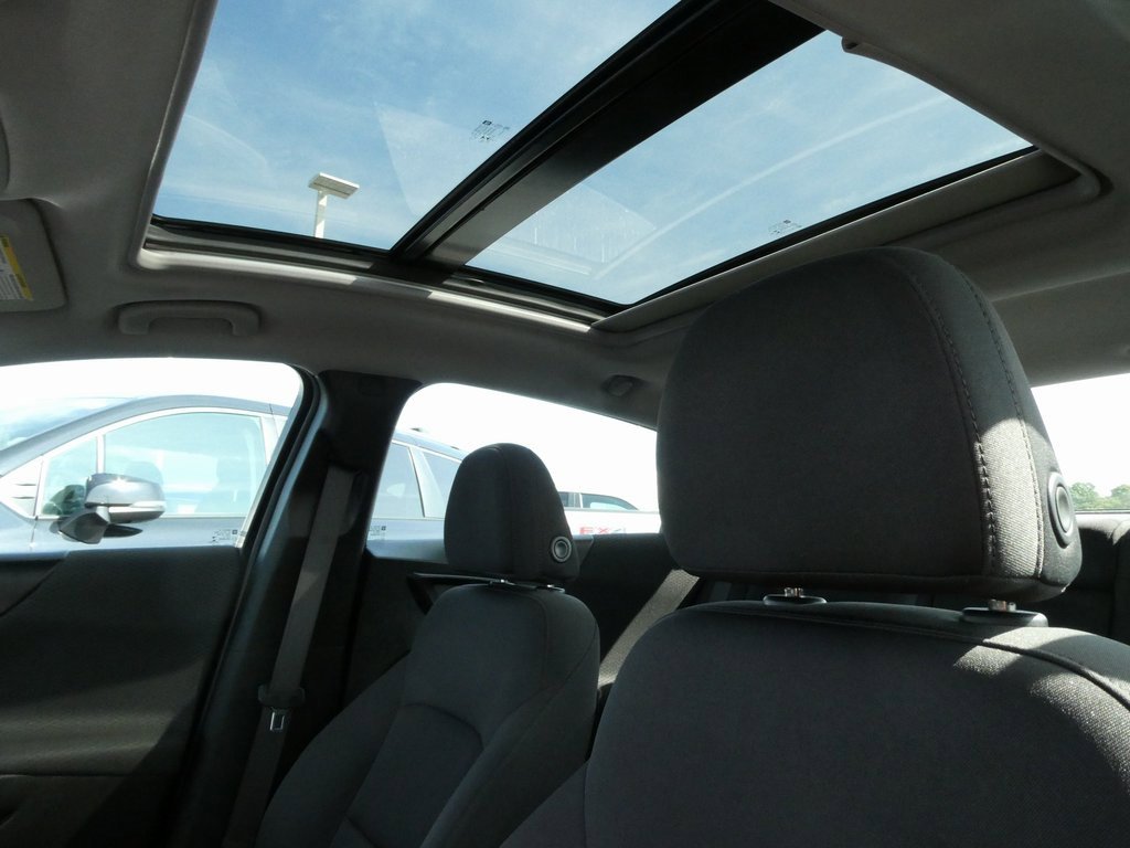 Used 2022 Chevrolet Malibu LT image 30