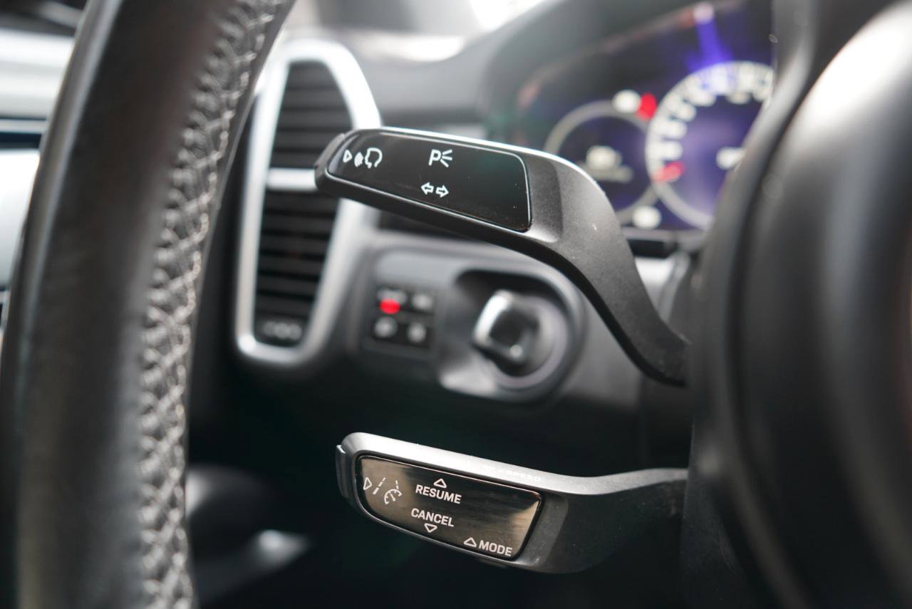 Used 2021 Porsche Cayenne Turbo image 36