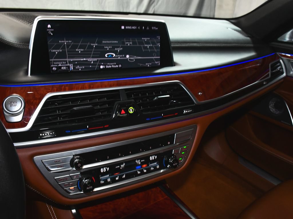 Used 2022 BMW ALPINA B7 xDrive w/ Luxury Rear Seating Package AWD/4WD image 57