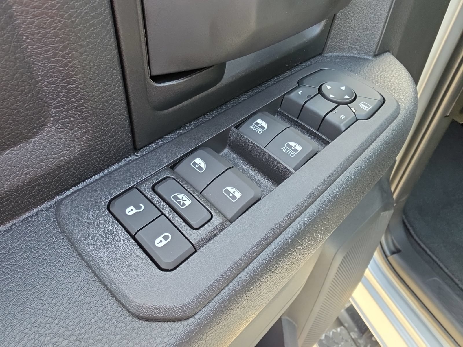 New 2026 RAM 2500 Tradesman AWD/4WD image 17