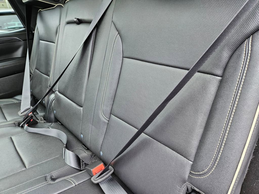 Used 2023 GMC Yukon SLT image 18