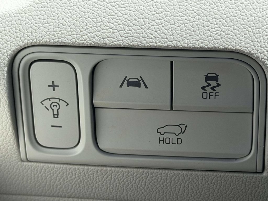 Used 2023 Kia Sorento EX w/ Panoramic Sunroof Package FWD image 18