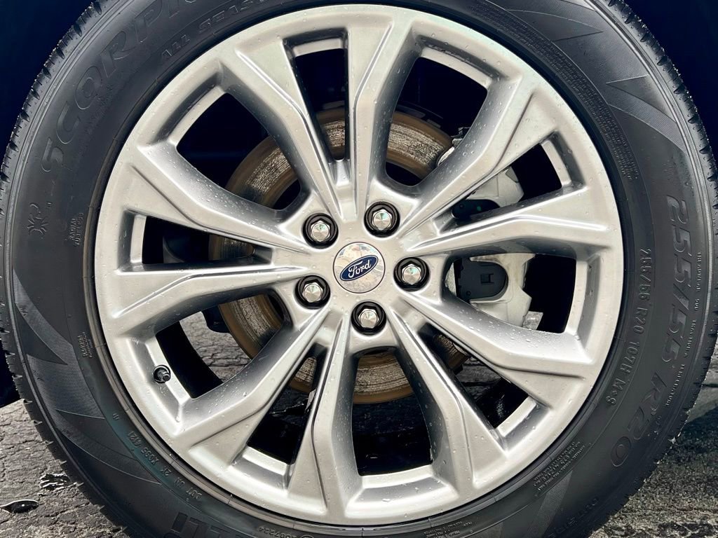 Used 2021 Ford Explorer XLT w/ Equipment Group 202A image 13