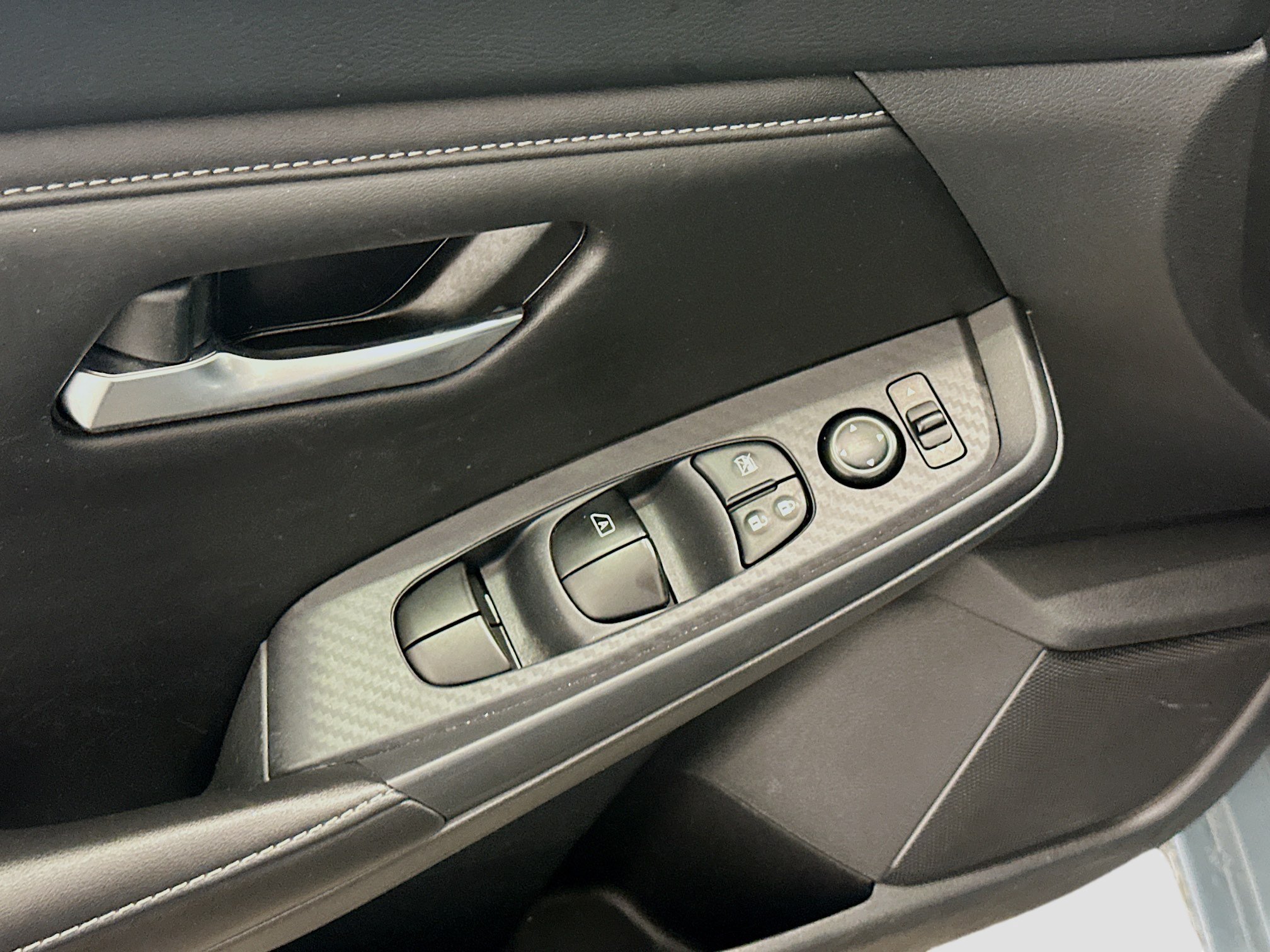 Used 2024 Nissan Sentra SV FWD image 15
