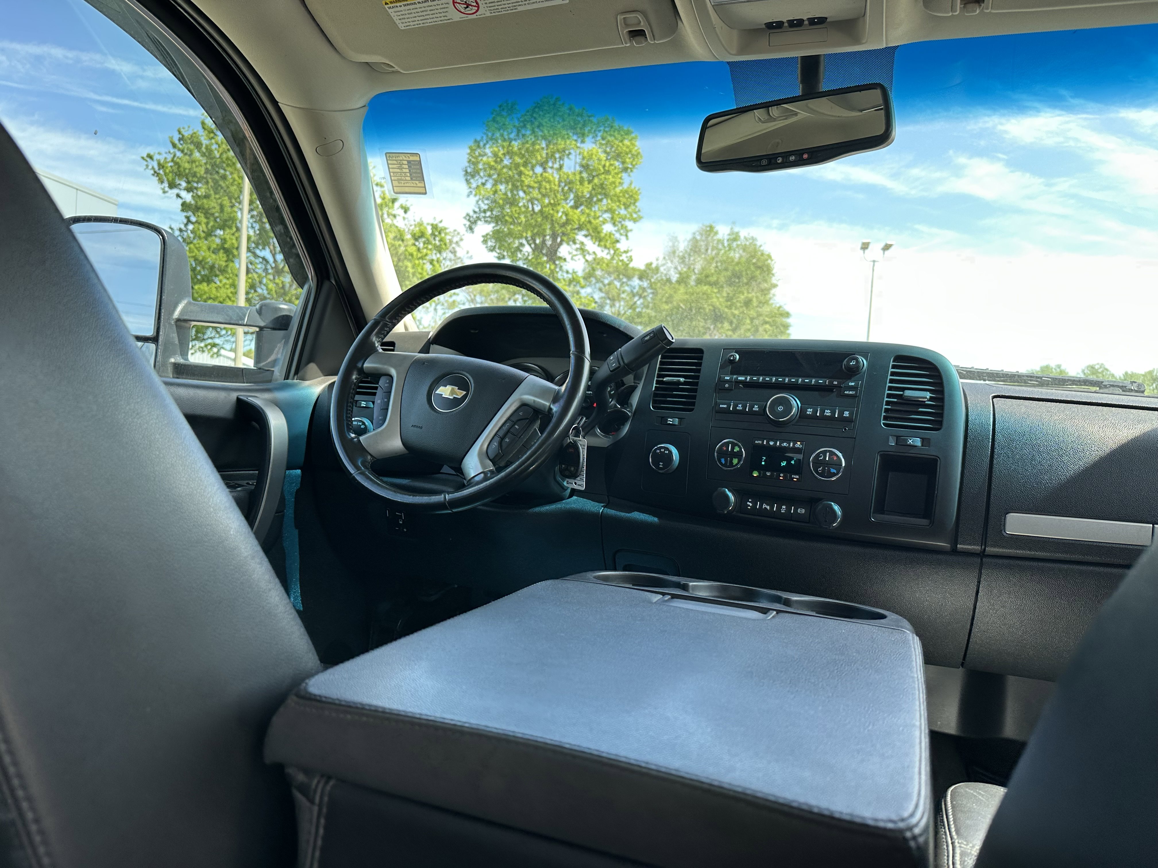 Used 2014 Chevrolet Silverado 2500 LT w/ Custom Sport Truck Package AWD/4WD image 21