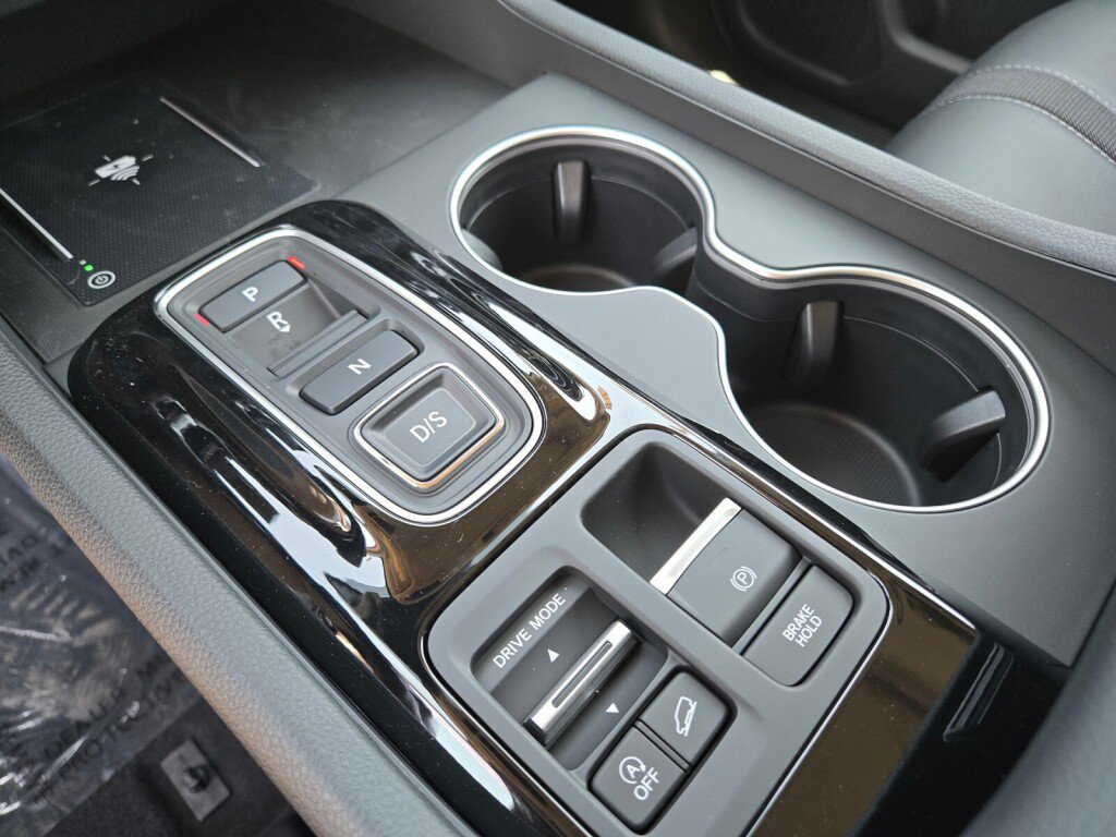 New 2025 Honda Pilot Touring image 16