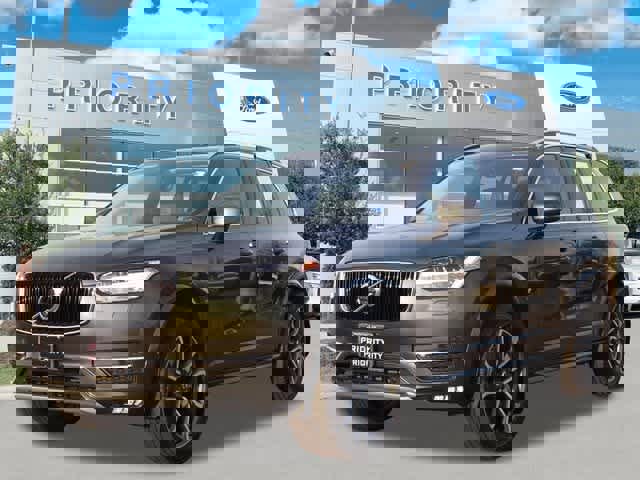 Used 2018 Volvo XC90 T6 Momentum w/ Convenience Package