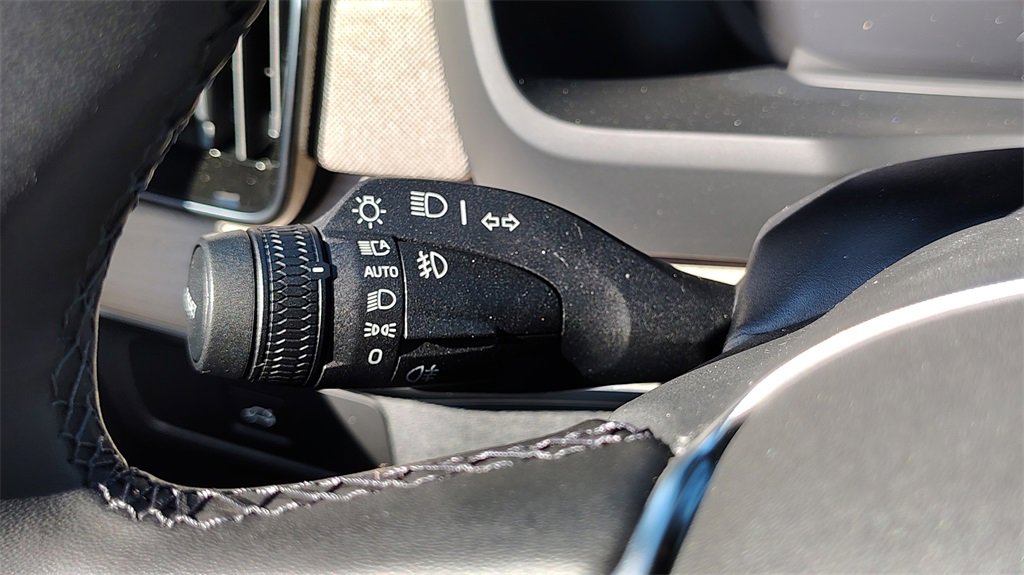 New 2026 Volvo XC90 B6 Core image 16